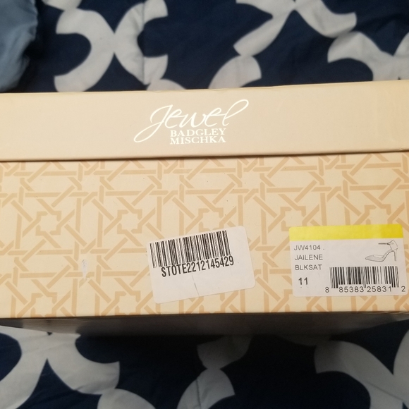 Jewel Badgley Mischka Jailene pumps - Picture 3 of 5